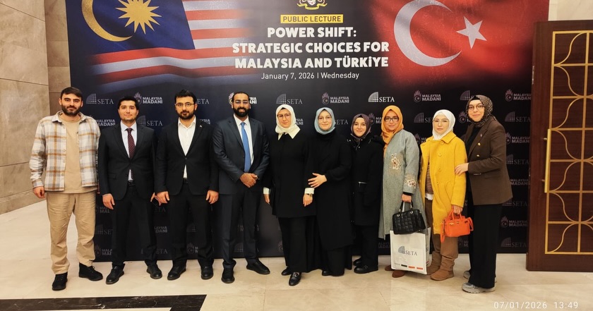 IIUM Mezunları, Malezya Başbakanı Enver İbrahim ile Bir Araya Geldi